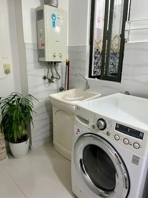 1 Quadra Da Praia E Da Roda Gigante Balneário Camboriú アパート