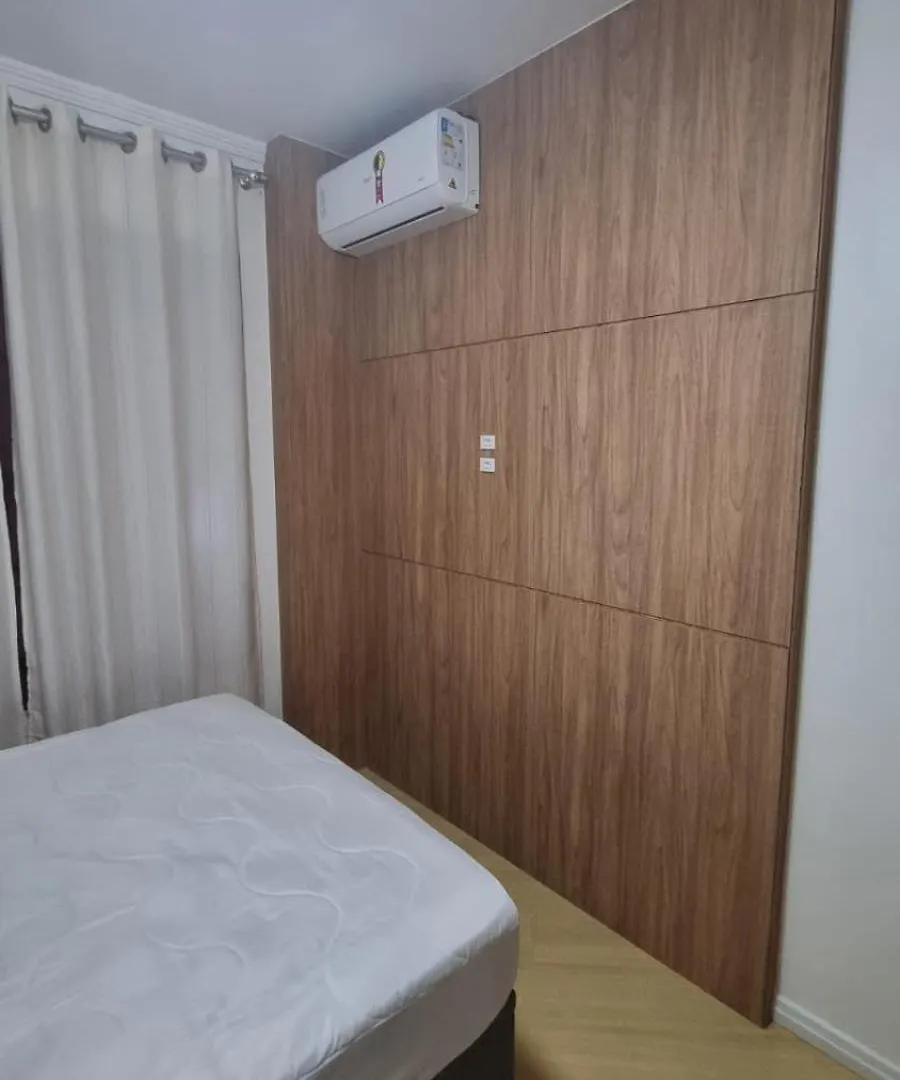 1 Quadra Da Praia E Da Roda Gigante Balneário Camboriú